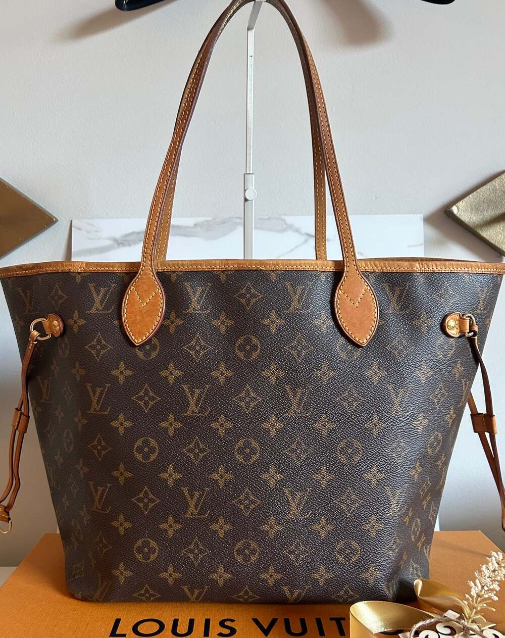 Louis Vuitton Neverfull MM in Monogram Canvas